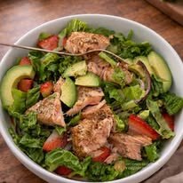 Ensalada de atún con aguacate
